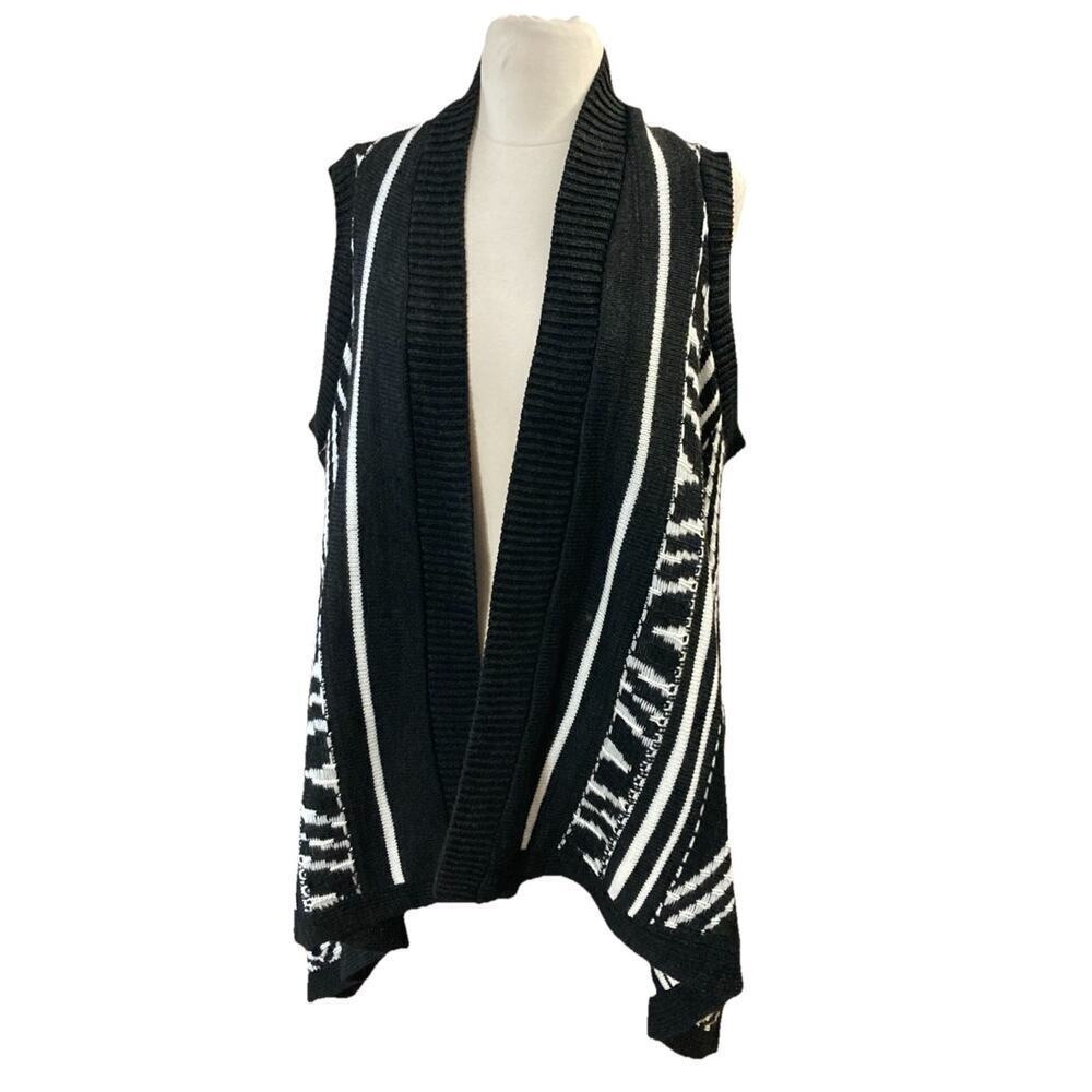 Express Women’s Open‎ Front Cardigan Sz M to Lg New White Black Sleeveless Aztec